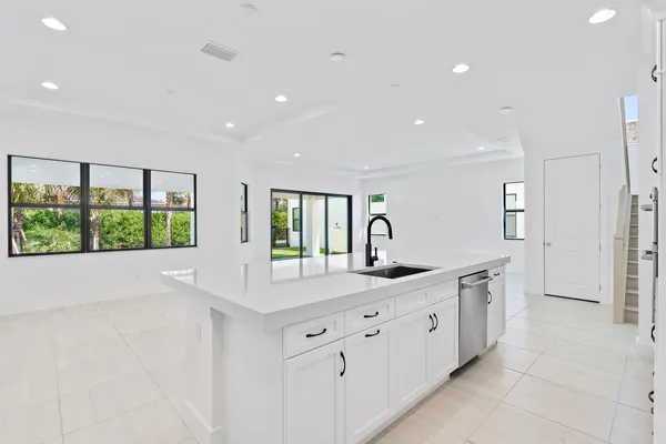 $9,750 | 13577 Artisan Circle, Palm Beach Gardens, FL 33418