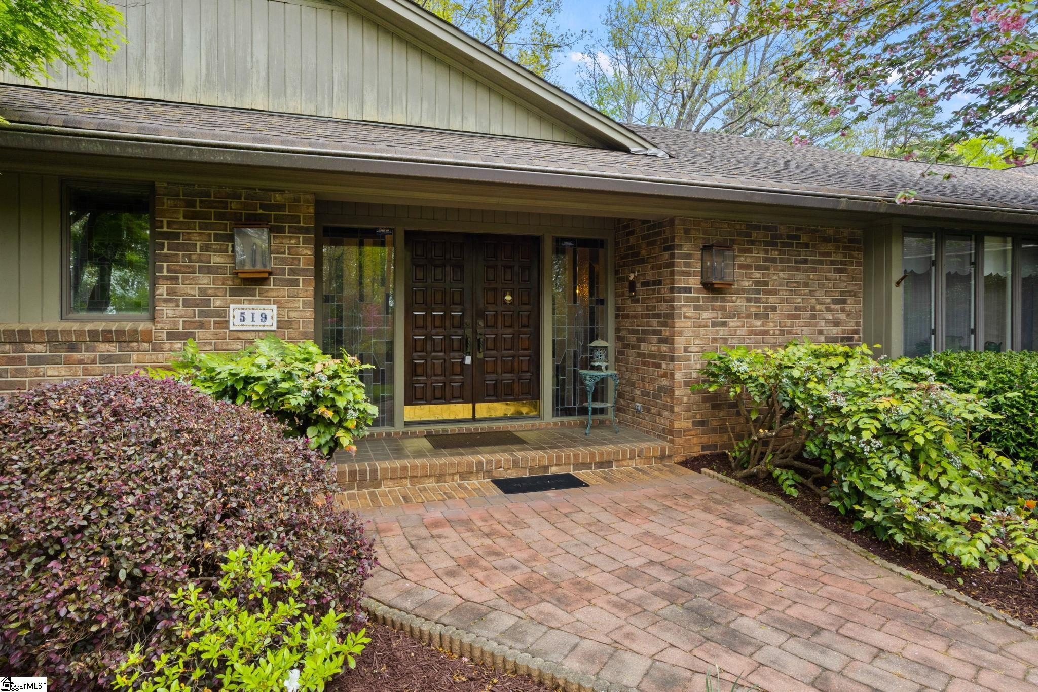 519 Huntington Road Greenville, SC 29615 - Photo 4 of 38