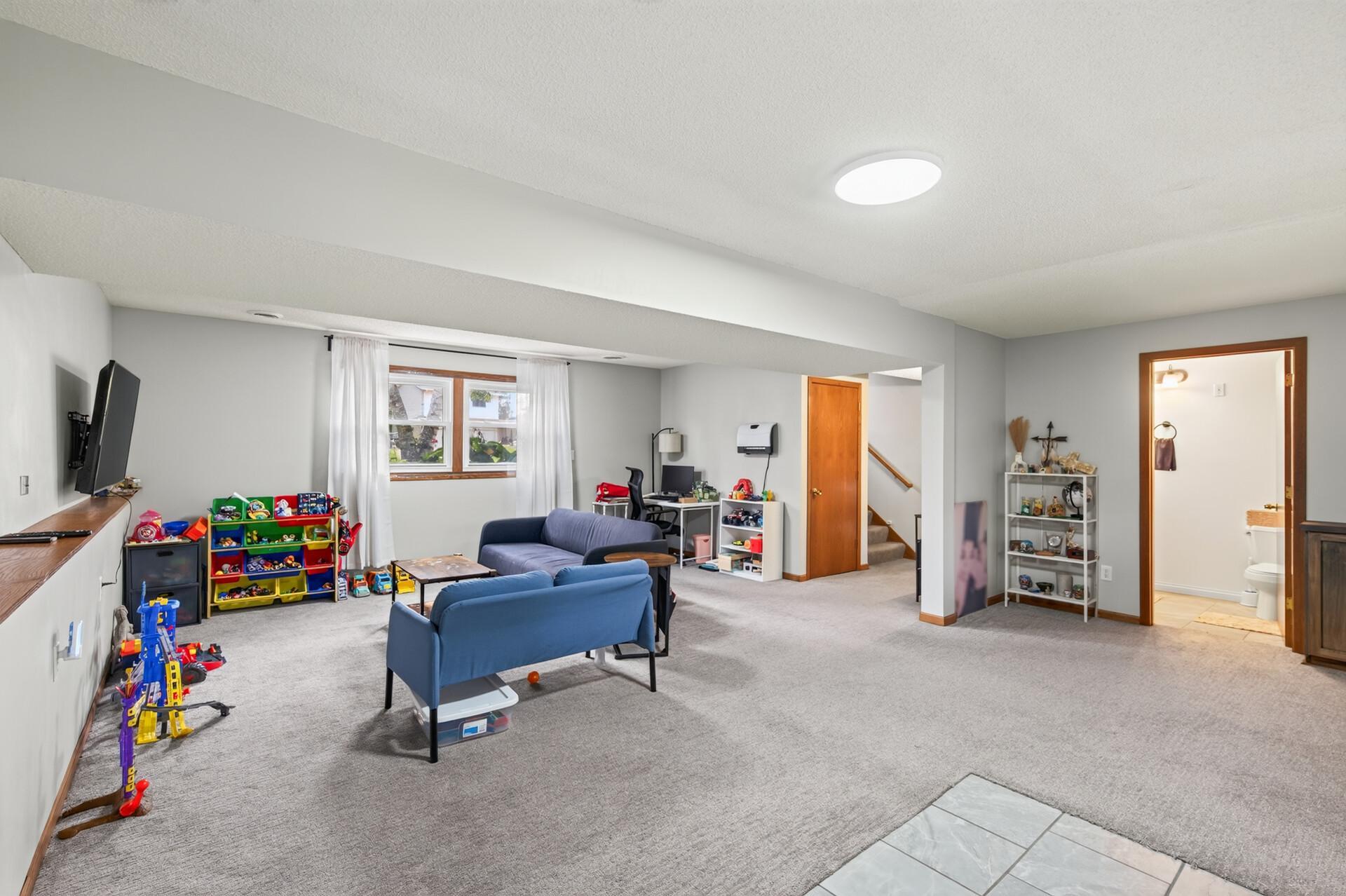 2952 Center Road Southwest Prior Lake, MN 55372 - Photo 16 of 30 Gallery Image 16