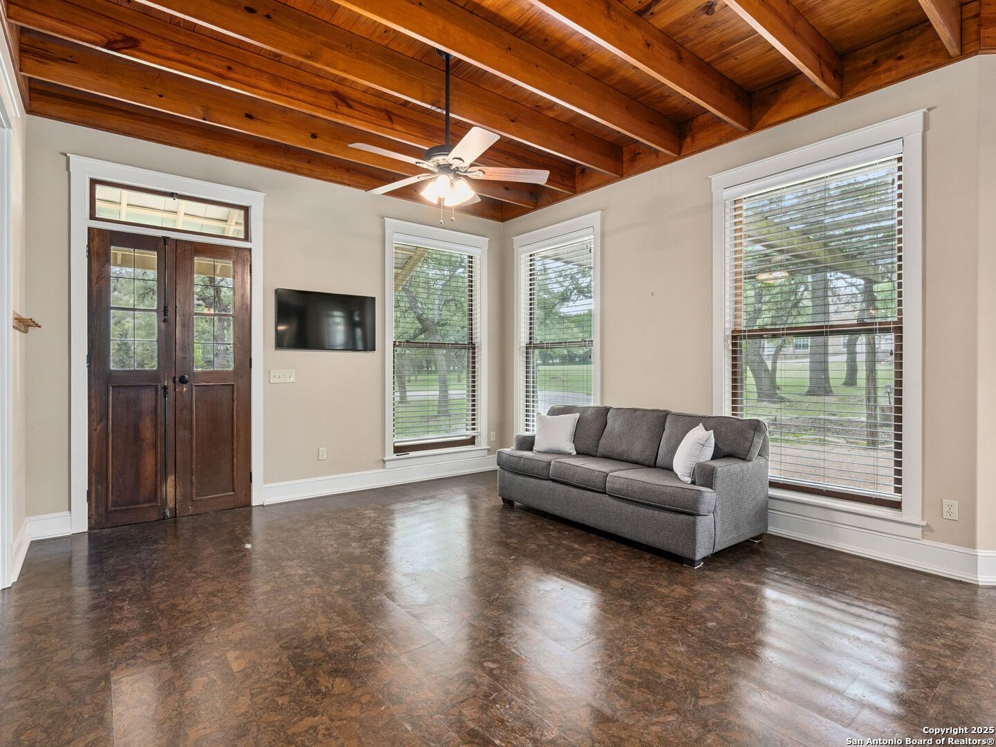146-144 Ranger Creek Road Boerne, TX 78006 - Photo 33 of 50 a living room with furniture and a large window