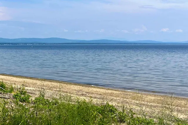$840,000 | 60 Holiday Point Road, North Hero, VT 05474