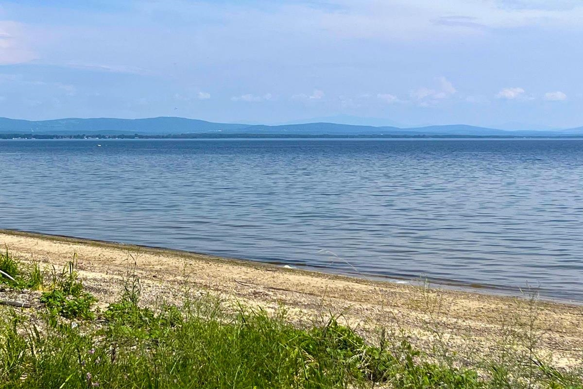 60 Holiday Point Road North Hero, VT 05474 - Photo 3 of 54