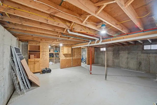 $840,000 | 60 Holiday Point Road, North Hero, VT 05474