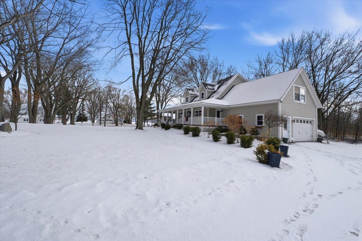 60 Holiday Point Road North Hero, VT 05474 - Photo 6 of 54