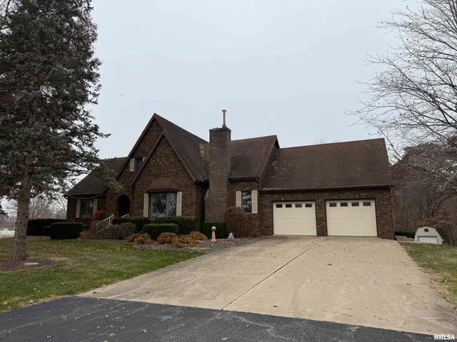 $325,000 | 14850 Ray Road, Rushville, IL 62681