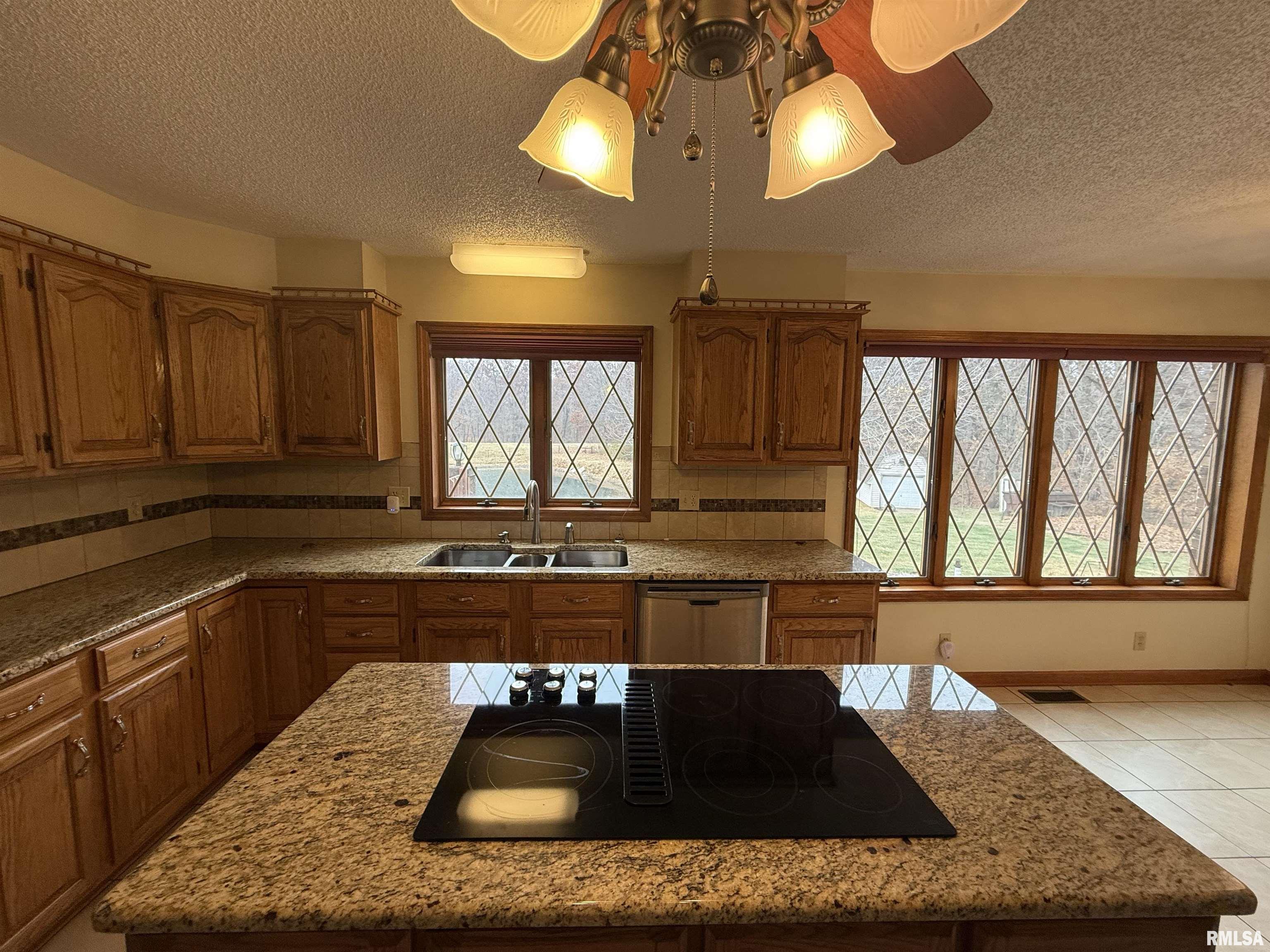 14850 Ray Road Rushville, IL 62681 - Photo 23 of 78