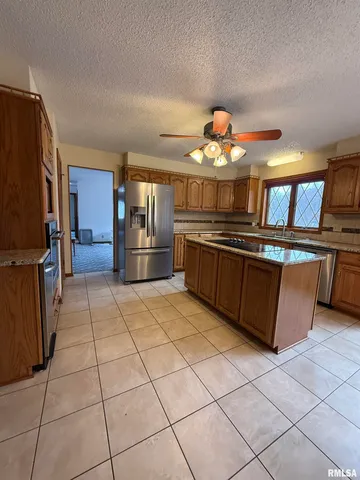 $325,000 | 14850 Ray Road, Rushville, IL 62681