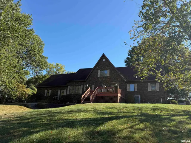 $325,000 | 14850 Ray Road, Rushville, IL 62681