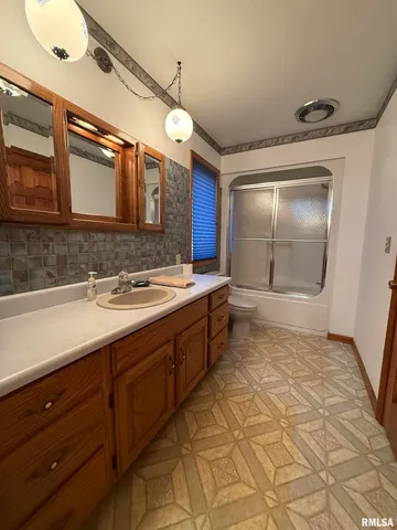 $325,000 | 14850 Ray Road, Rushville, IL 62681