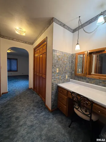 $325,000 | 14850 Ray Road, Rushville, IL 62681