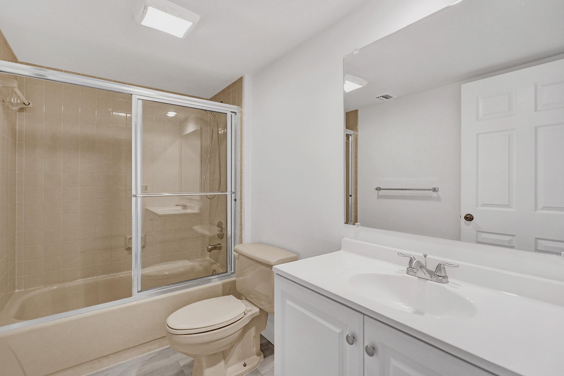 6061 Balboa Circle, Unit 103 Boca Raton, FL 33433 - Photo 16 of 34 DSC03378