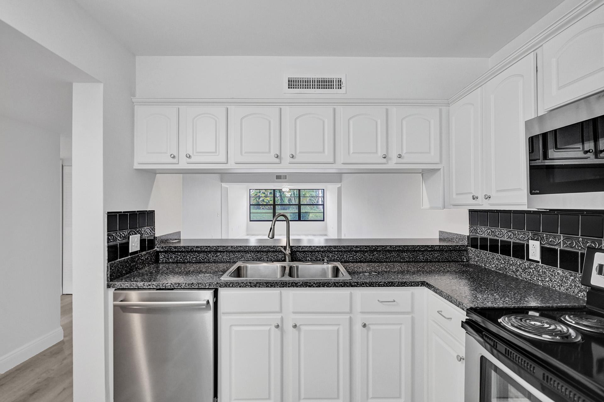 6061 Balboa Circle, Unit 103 Boca Raton, FL 33433 - Photo 7 of 34 DSC03351