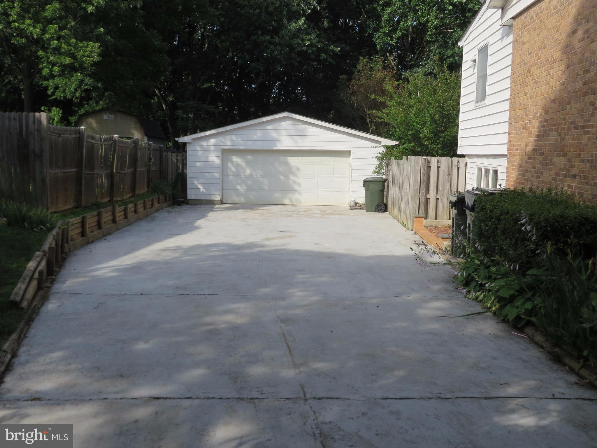 13411 Kingsman Road Woodbridge, VA 22193 - Photo 2 of 16 Exterior (Front)