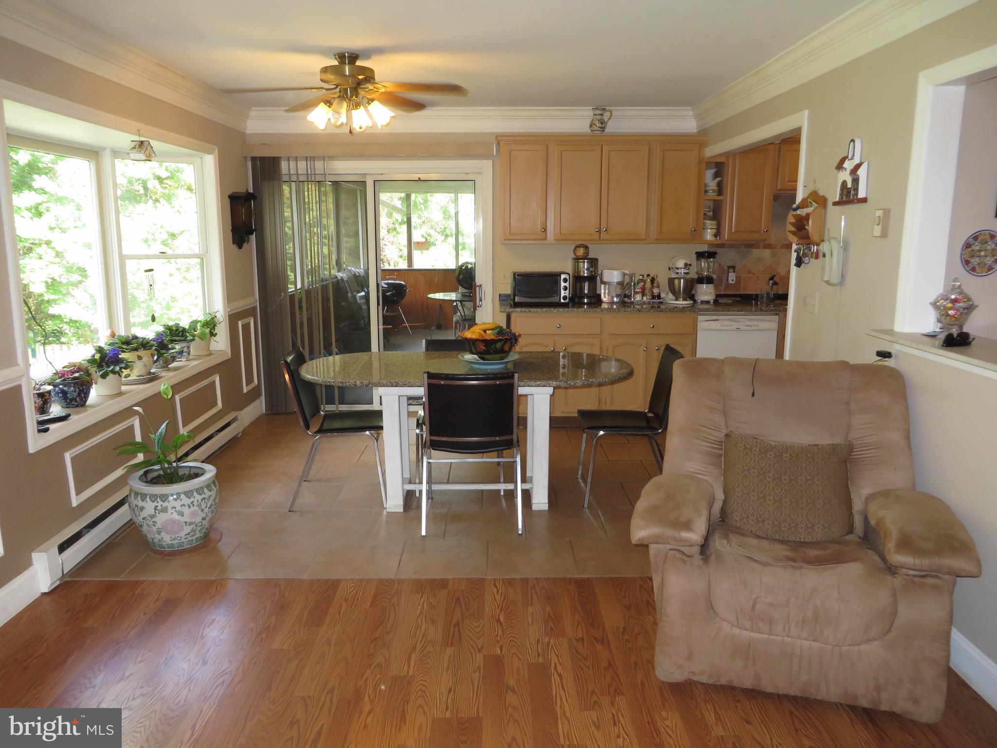 13411 Kingsman Road Woodbridge, VA 22193 - Photo 10 of 16 Family Room