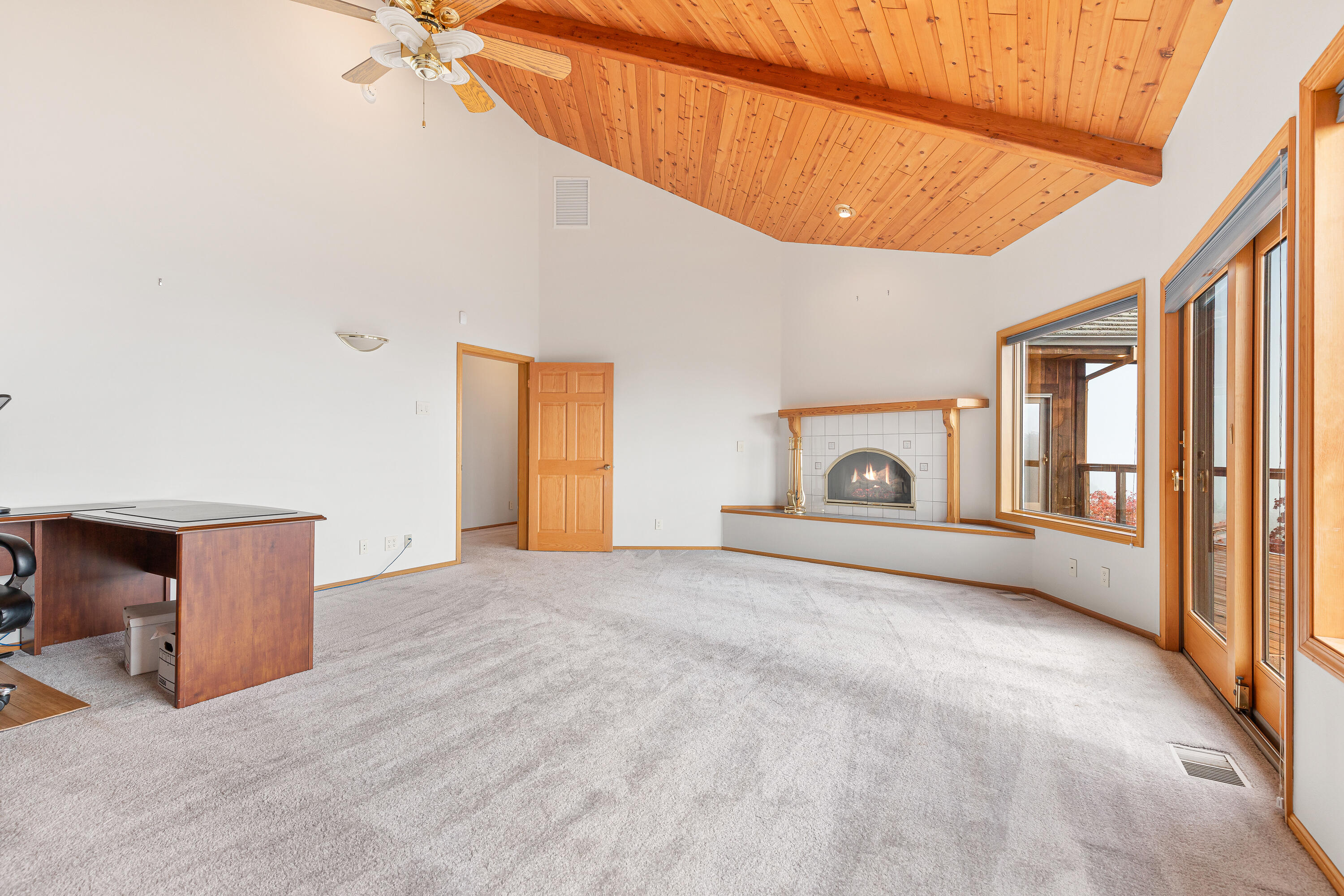 6380 Tunnel Loop Road Grants Pass, OR 97526 - Photo 29 of 83 Primary Suite Office
