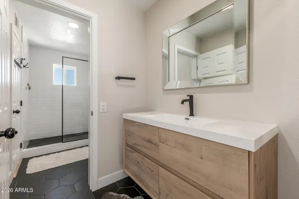 $850,000 | 11629 North 40th Way, Phoenix, AZ 85028