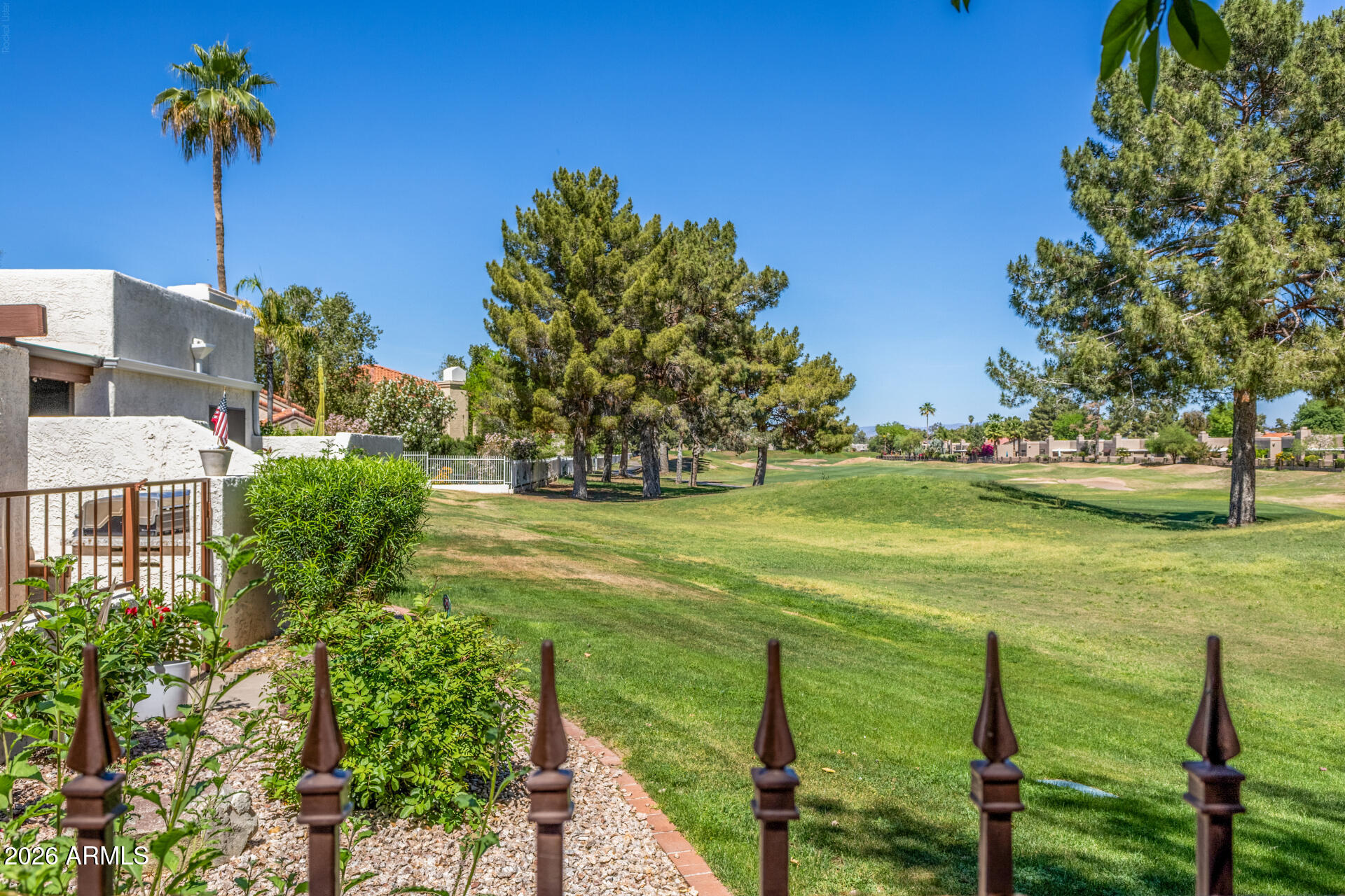 11629 North 40th Way Phoenix, AZ 85028 - Photo 42 of 47 a view of a garden with an ocean