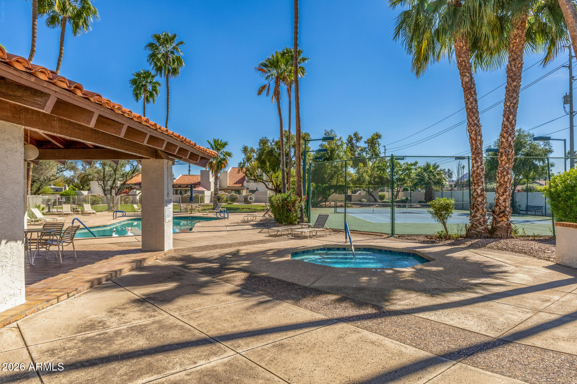 11629 North 40th Way Phoenix, AZ 85028 - Photo 47 of 47 a house with a garden space