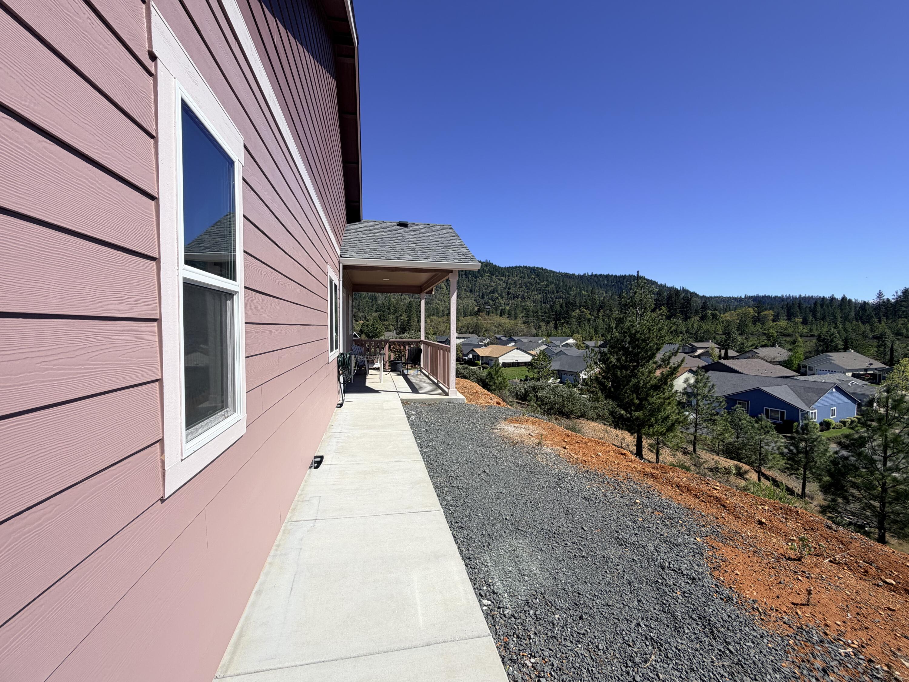 340 Cedar Ridge Drive Cave Junction, OR 97523 - Photo 27 of 37 exterior 4