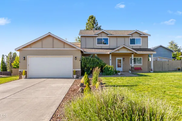 $429,900 | 821 Quail Point Drive, Klamath Falls, OR 97601