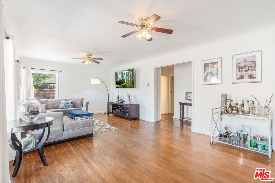 19228 Arminta Street Reseda, CA 91335 - Photo 4 of 7