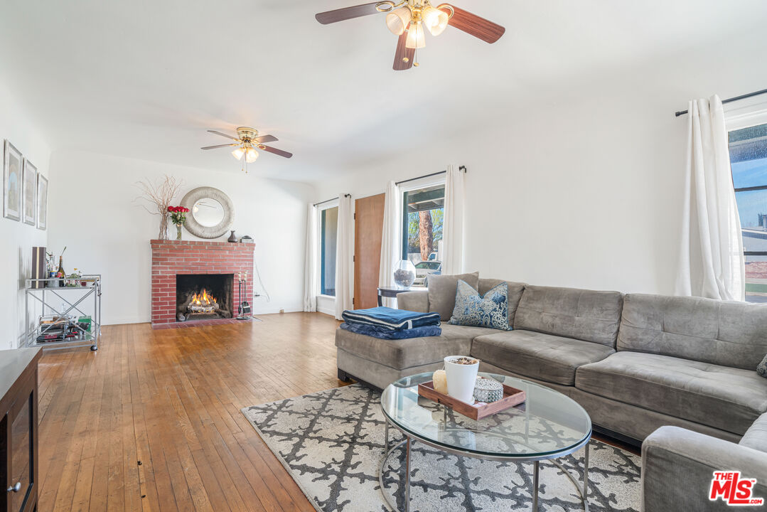 19228 Arminta Street Reseda, CA 91335 - Photo 5 of 7