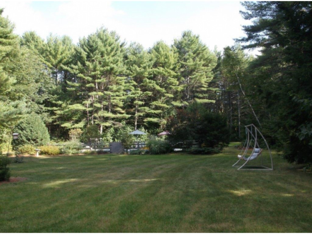 17 Tingley Street Rochester, NH 03867 - Photo 3 of 35