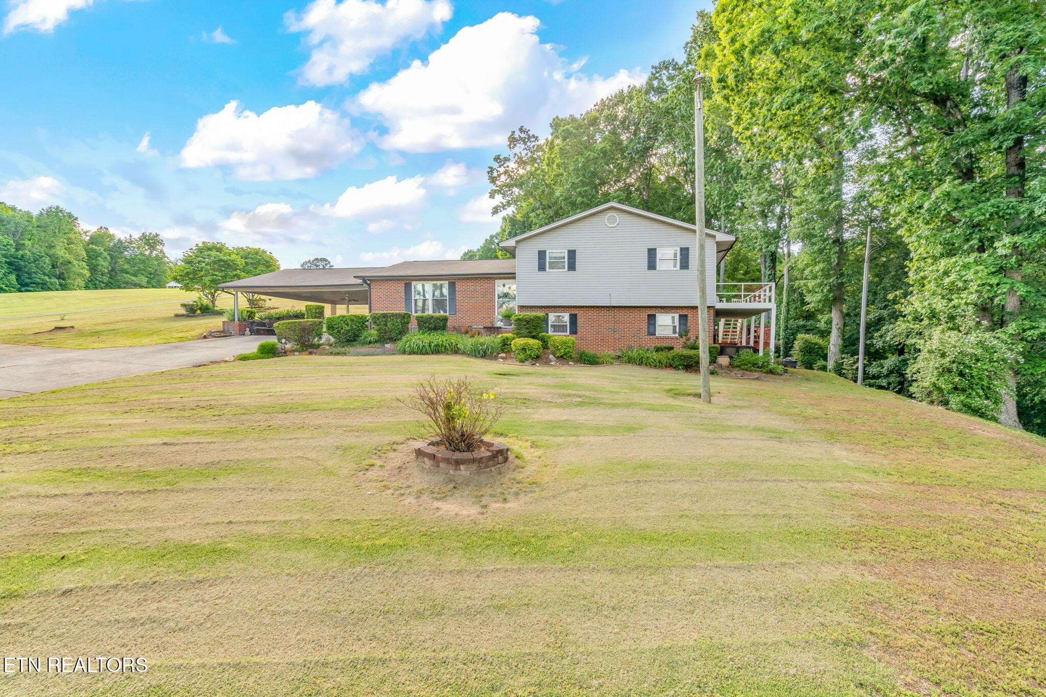 108 Pattie Gap Road Philadelphia, TN 37846 - Photo 4 of 59 Gallery Image 4