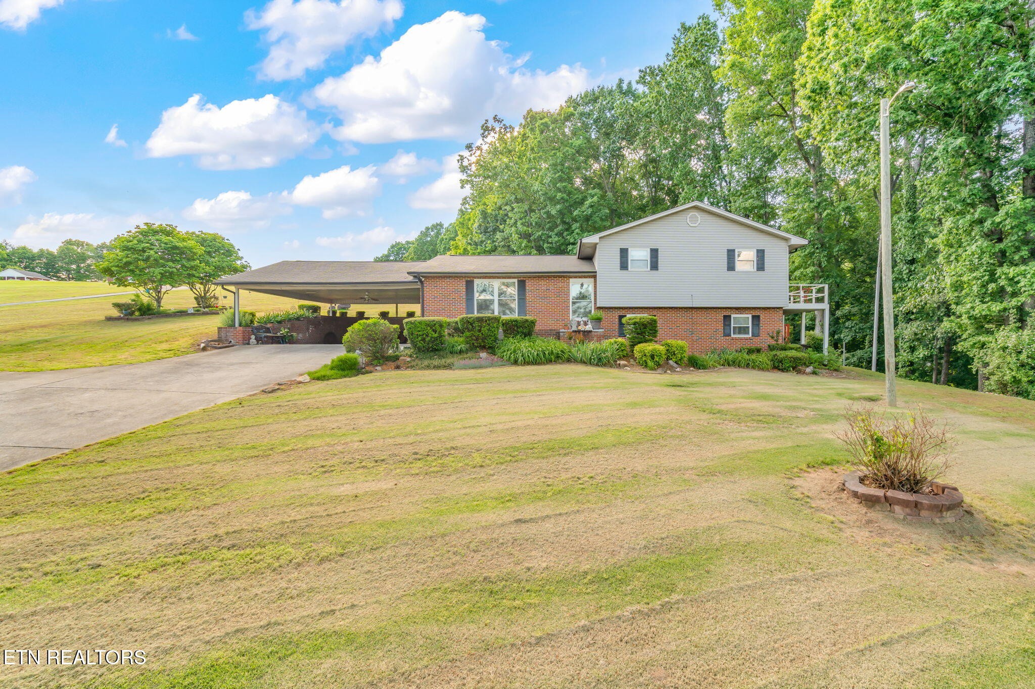 108 Pattie Gap Road Philadelphia, TN 37846 - Photo 5 of 59 Gallery Image 5