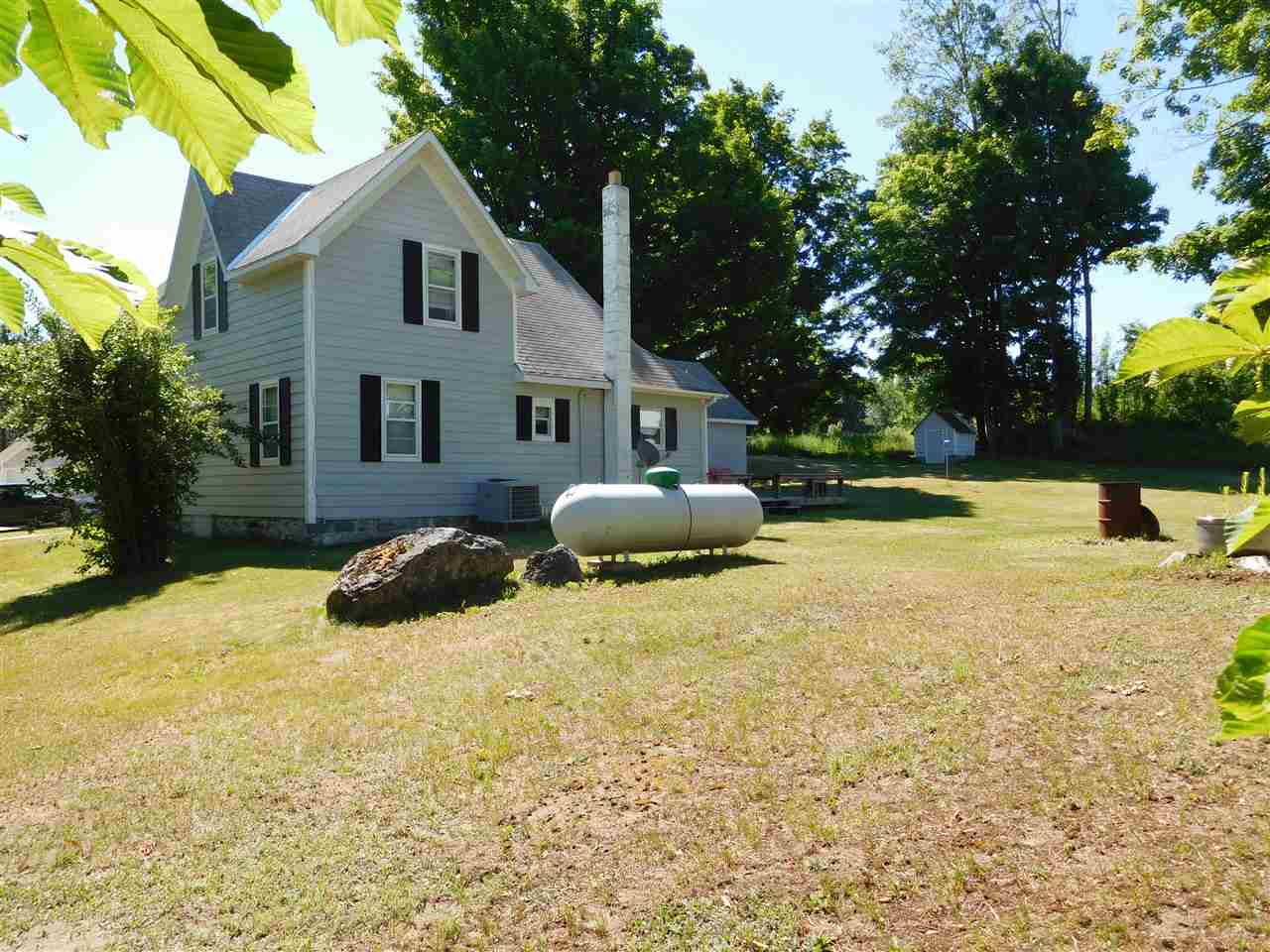 6463 Demerly Road Benzonia, MI 49616 - Photo 6 of 40 1849345-5.JPG