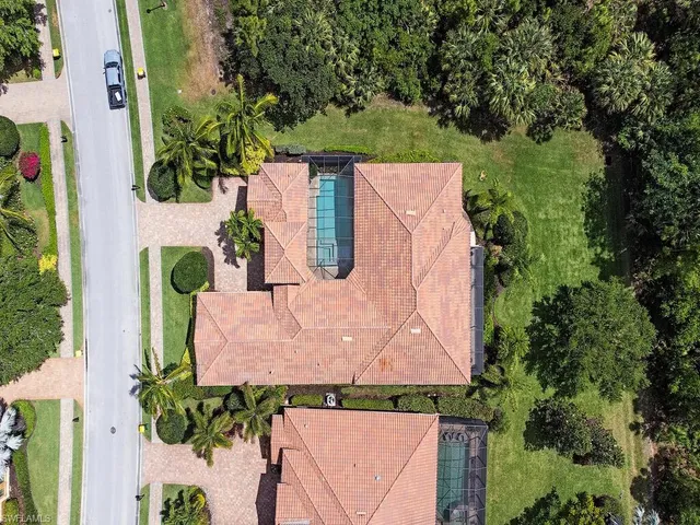 $1,999,000 | 6445 Costa Circle, Naples, FL 34113