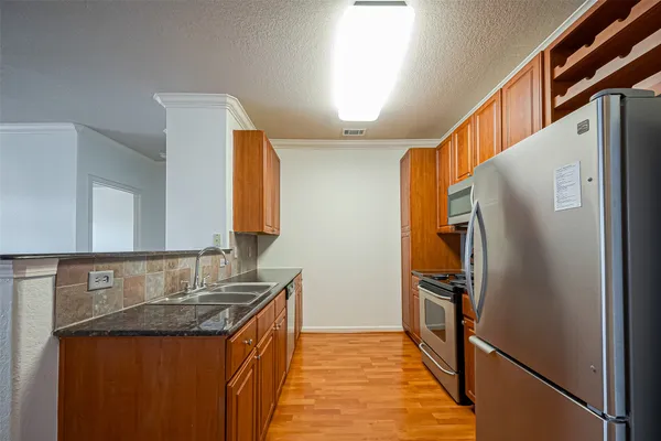 $2,200 | 1711 Old Spanish Trail, Unit 303, Houston, TX 77054
