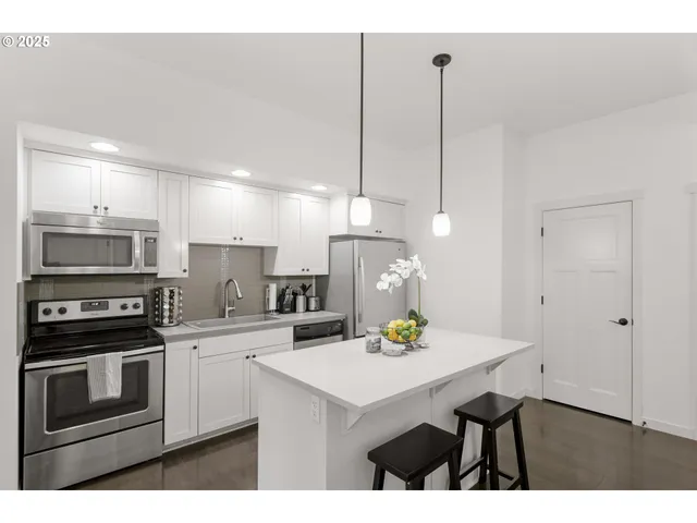 $274,999 | 13875 Southwest Meridian Street, Beaverton, OR 97005