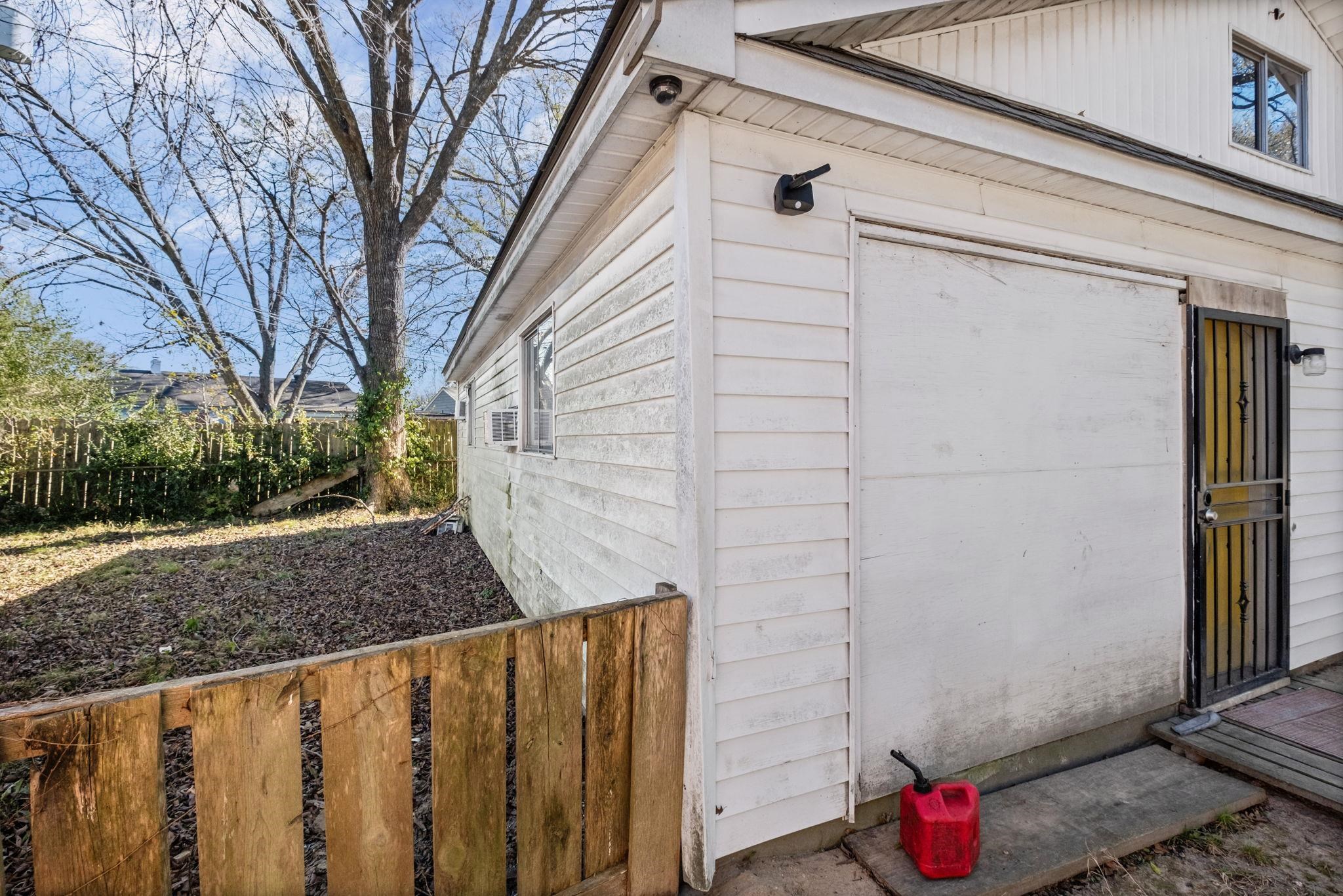 4202 Reed Avenue Memphis, TN 38108 - Photo 22 of 22 View of side of home