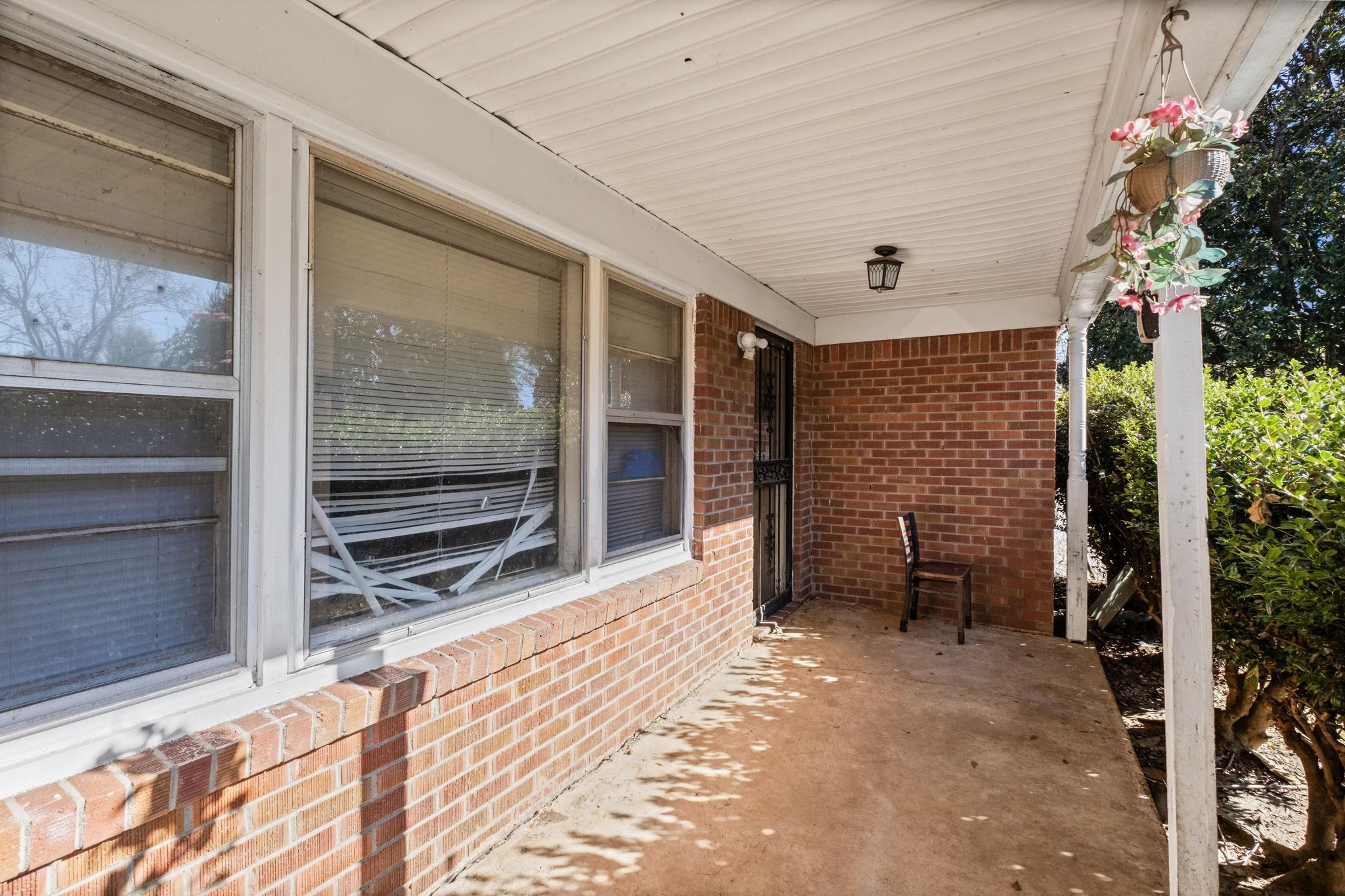 4202 Reed Avenue Memphis, TN 38108 - Photo 4 of 22 View of patio