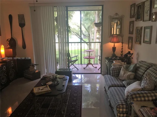 $1,900 | 8015 Southwest 107th Avenue, Unit 209, Miami, FL 33173