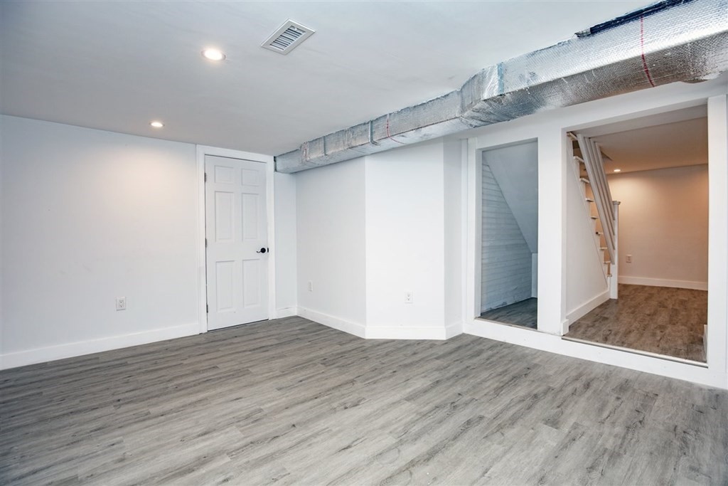 6 Rolleston Road Marblehead, MA 01945 - Photo 23 of 26 a view of an empty room