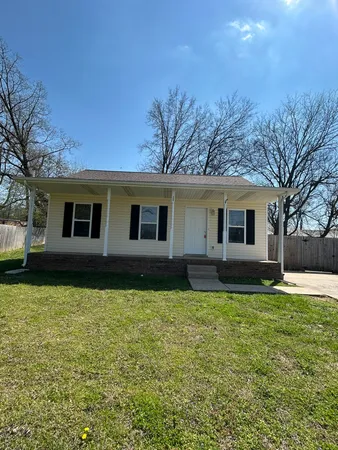 $1,250 | 1802 Harbor Drive, Oak Grove, KY 42262