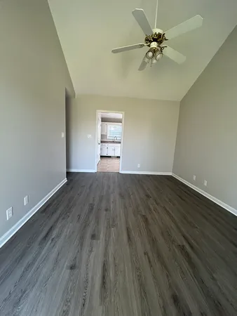 $1,250 | 1802 Harbor Drive, Oak Grove, KY 42262