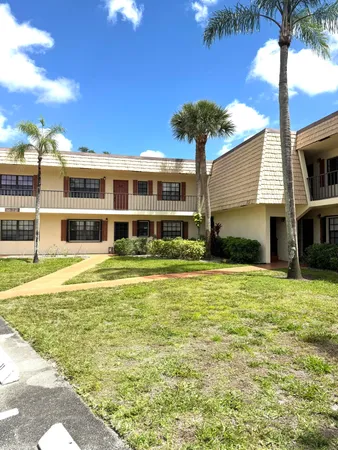 $2,100 | 4121 Oak Terrace Drive, Greenacres, FL 33463