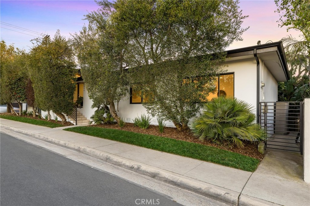 1500 2nd Street Manhattan Beach, CA 90266 - Photo 3 of 57