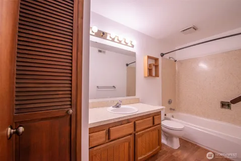 $370,000 | 17417 Ashworth Avenue North, Unit 303, Shoreline, WA 98133
