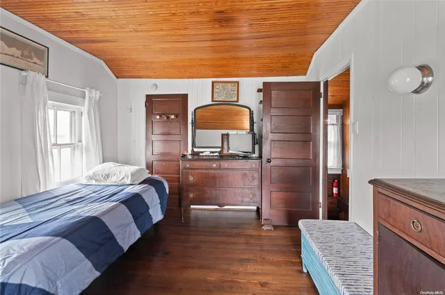 $5,000 | 744 Ocean Breeze Walk, Ocean Beach, NY 11770