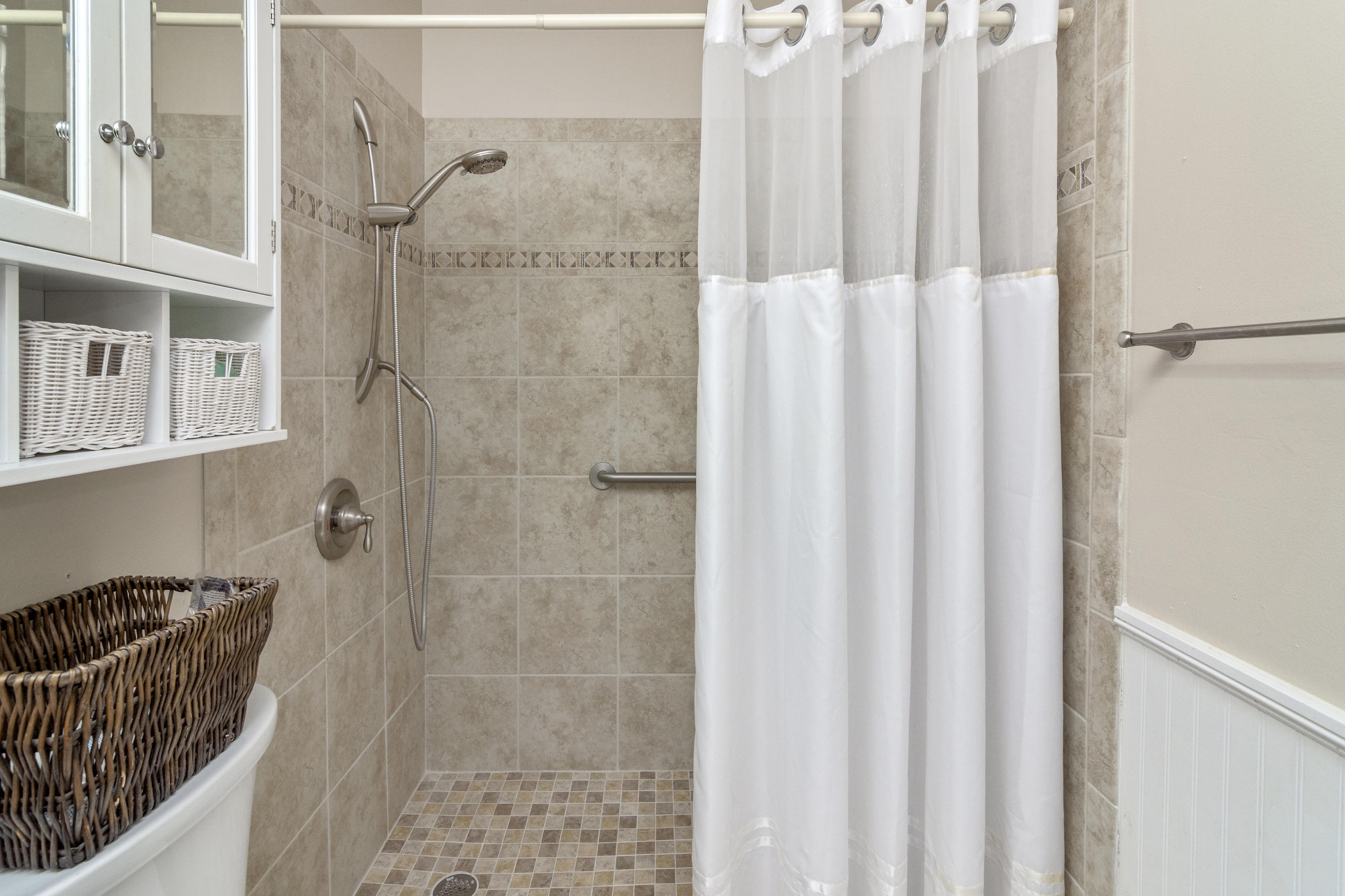 216 Brookmeade Drive Crestview, FL 32539 - Photo 14 of 29 a bathroom with a granite countertop shower