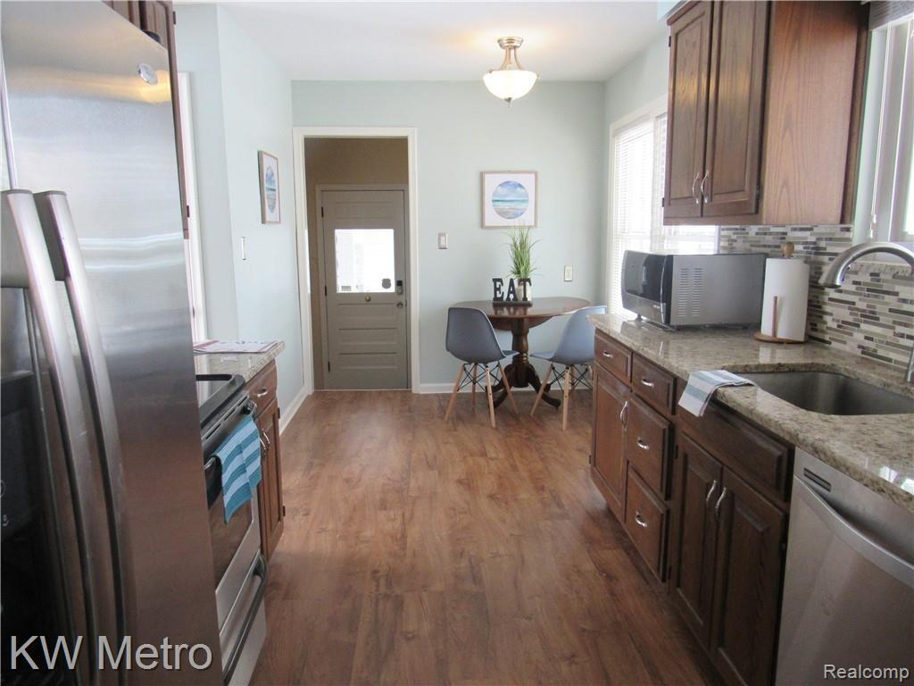 28240 Quail Hollow Road Farmington Hills, MI 48331 - Photo 13 of 22