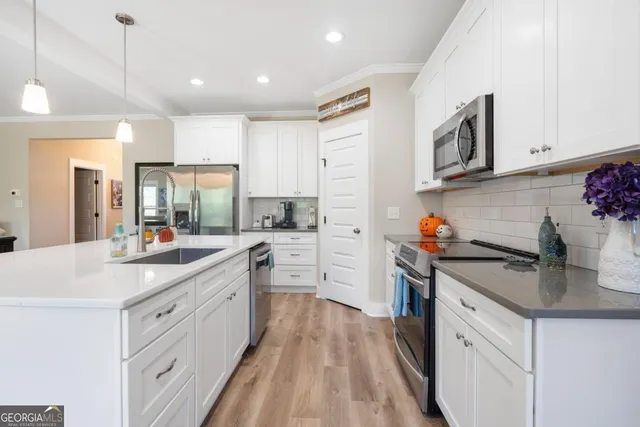 $410,700 | 801 Holly Ridge Drive, Gray, GA 31032