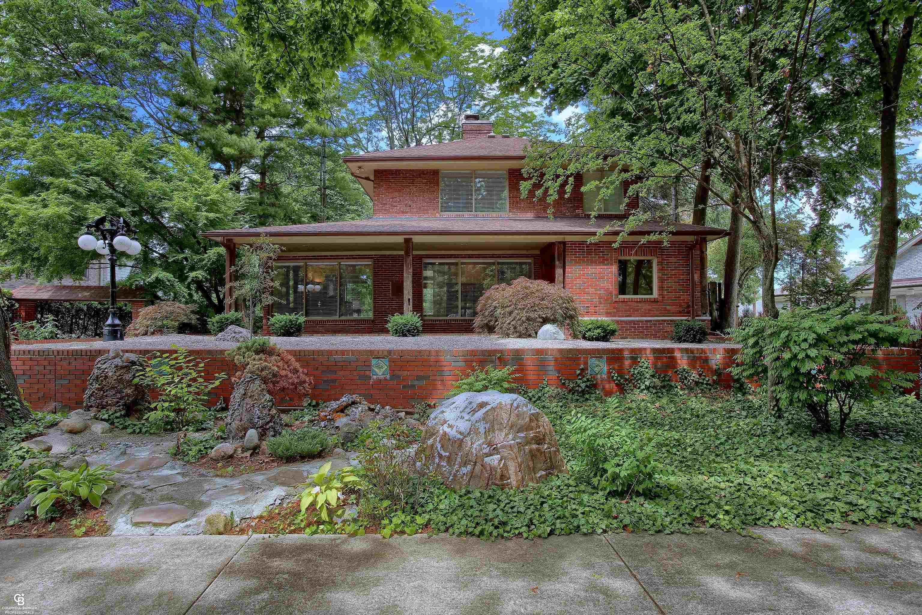 917 Lake Shore Road Grosse Pointe, MI 48236 - Photo 1 of 44 50085427.JPG