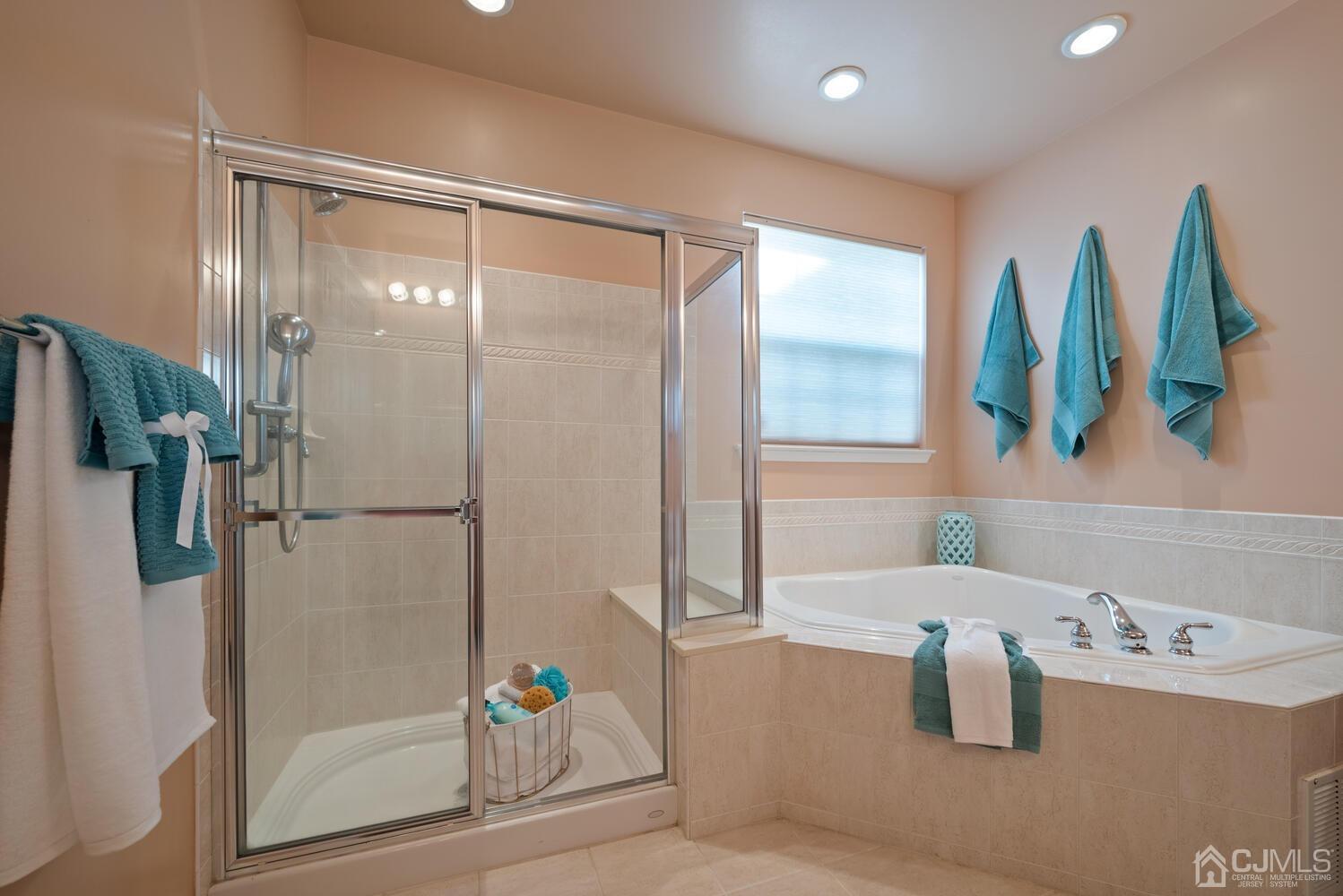 24 Pebble Creek Road Dayton, NJ 08810 - Photo 27 of 33 Gallery Image 27