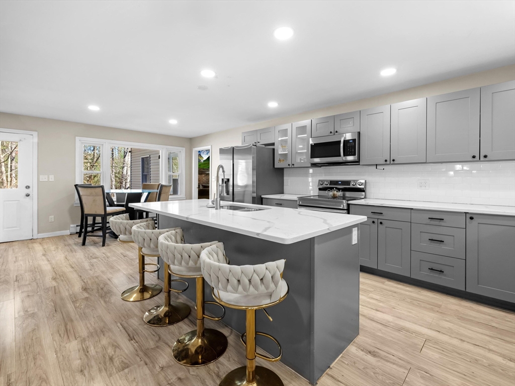 549 Main Street Townsend, MA 01474 - Photo 5 of 42