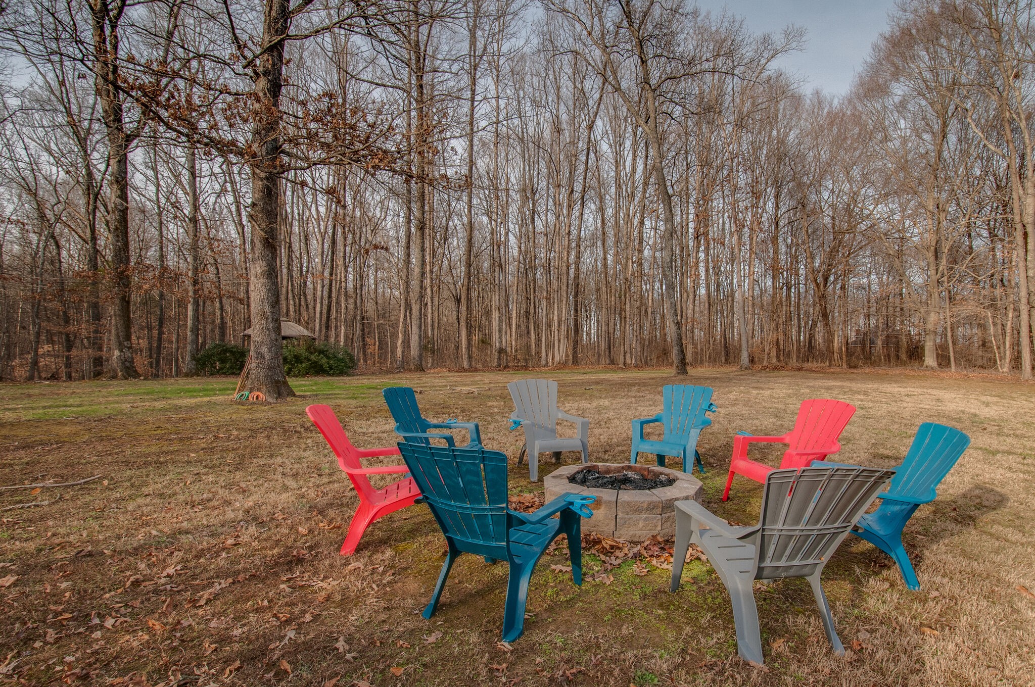 3340 Maxie Jones Road Springfield, TN 37172 - Photo 46 of 51 a view of a chairs and table in the backyard